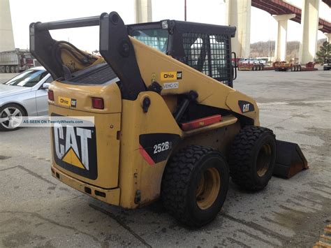 caterpillar 252b skid steer specs